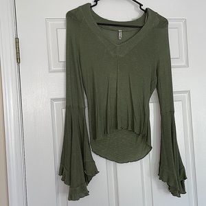 🥀Free People bell sleeve top